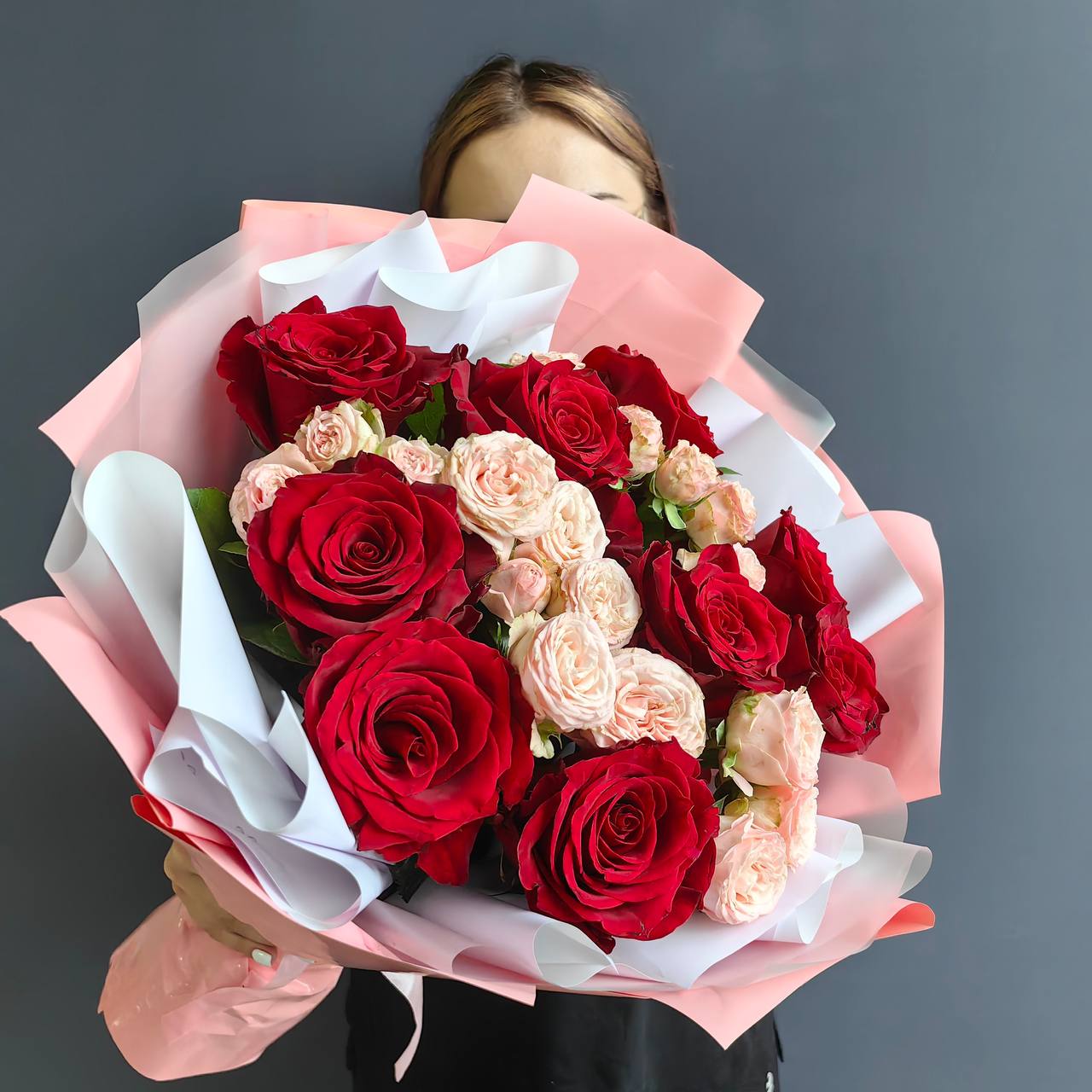 доставка цветов королев