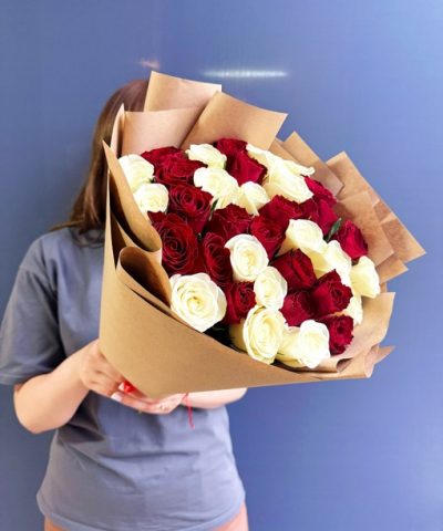 красные и белые розы