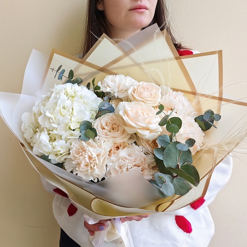 букет с гортензией Королев