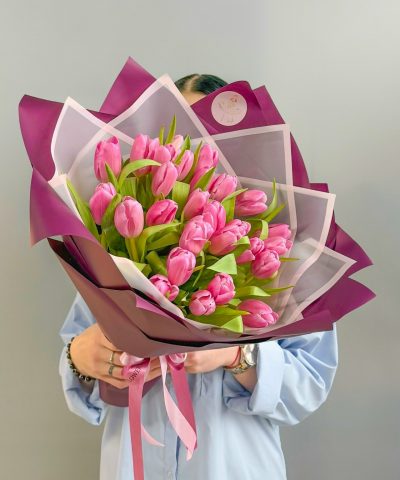 29 розовых тюльпанов