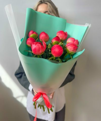 Букет из 9 пионов