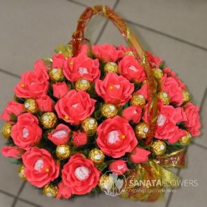 Корзина с конфетами 48