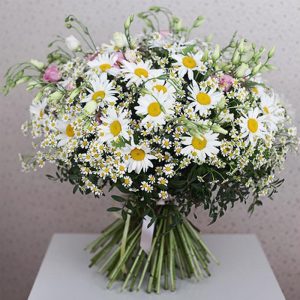 Букет с ромашками 41