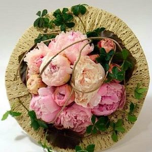 Букет из пионов